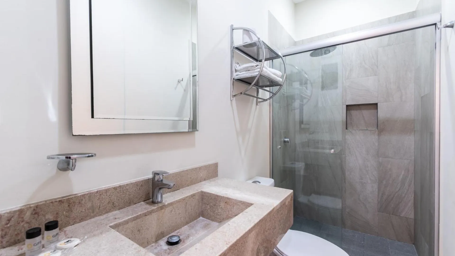 Apartamento condesa 10 Precioso depa a 100 pasos de la playa Mazatlán